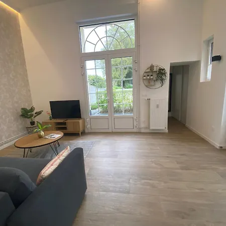 De L'hippodrome Apartment