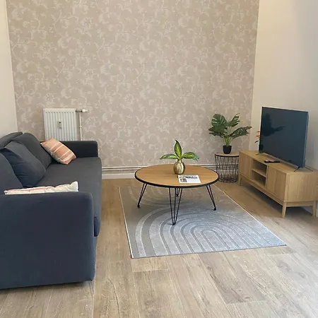 De L'hippodrome Apartment *