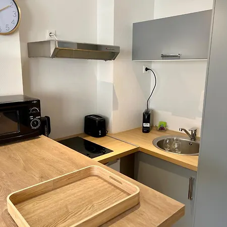De L'hippodrome Apartment *